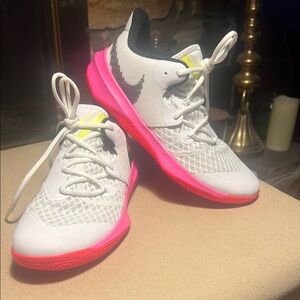 Nike Women’s Zoom Hyperspeed Court SE